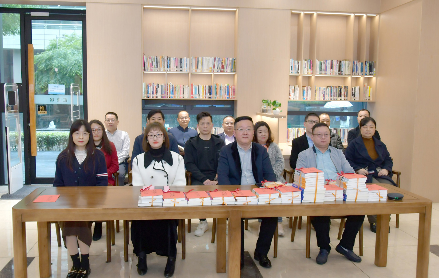 分享智慧，傳遞夢想 | 東信醫(yī)藥集團(tuán)在三個會場同時啟動第十屆讀書...